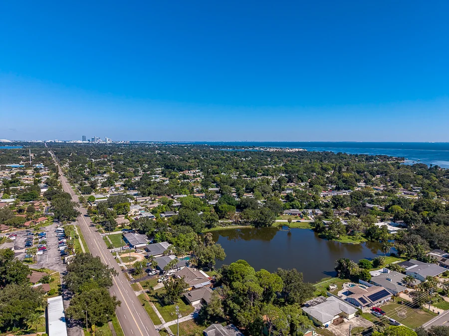 Real estate photography — 811 69th Avenue South, St. Petersburg, Florida, 33705 | 4D Productions