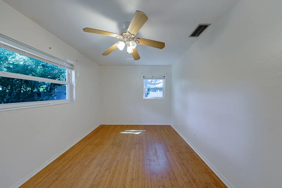 Real estate photography — 811 69th Avenue South, St. Petersburg, Florida, 33705 | 4D Productions
